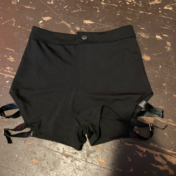 Dollskill strappy shorts😍 - Picture 1 of 6